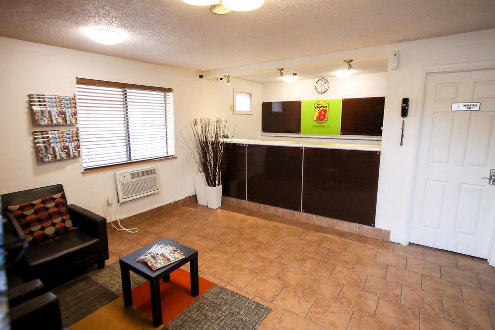 Motel Super 8 By Wyndham Dubuque Extérieur photo