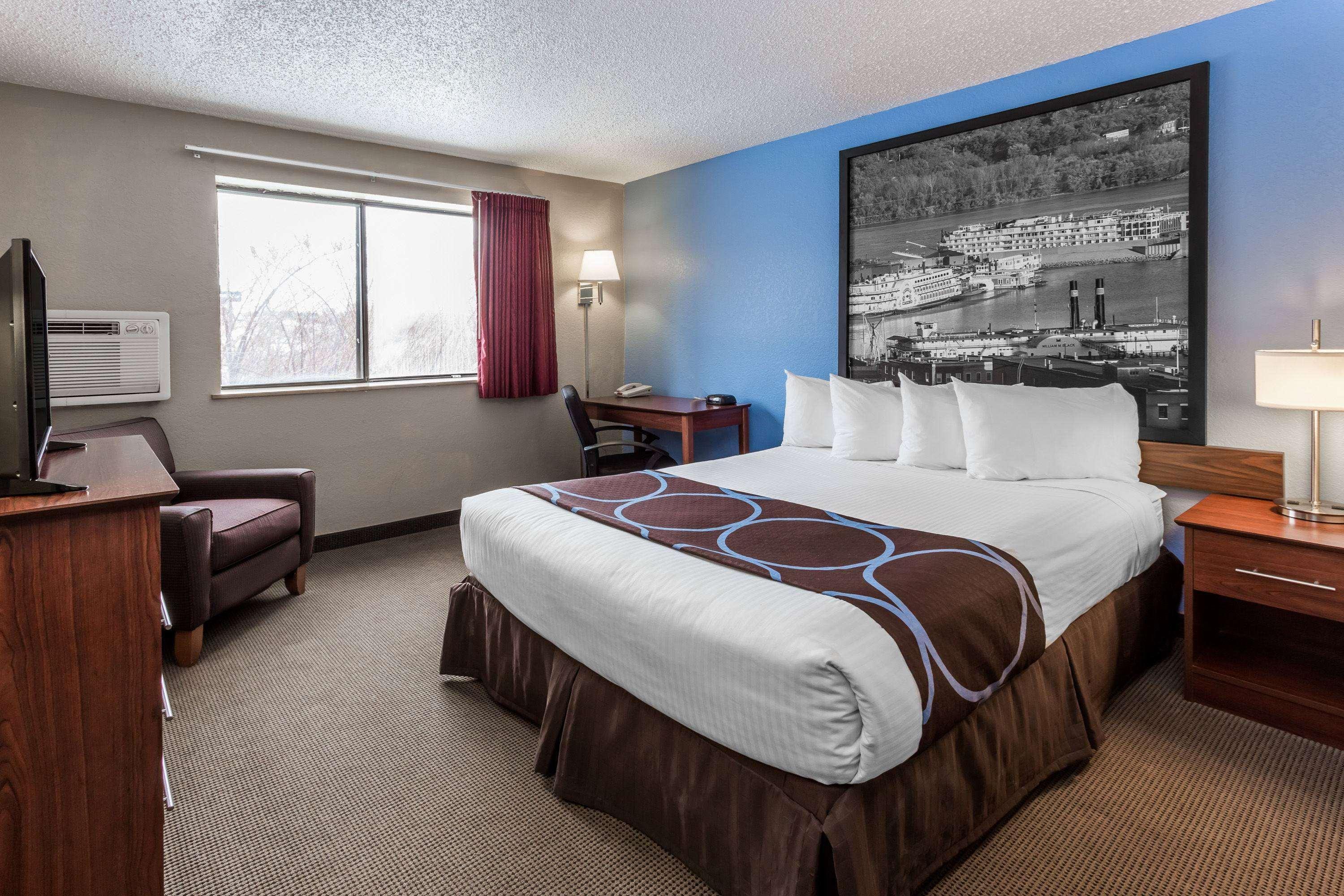 Motel Super 8 By Wyndham Dubuque Extérieur photo