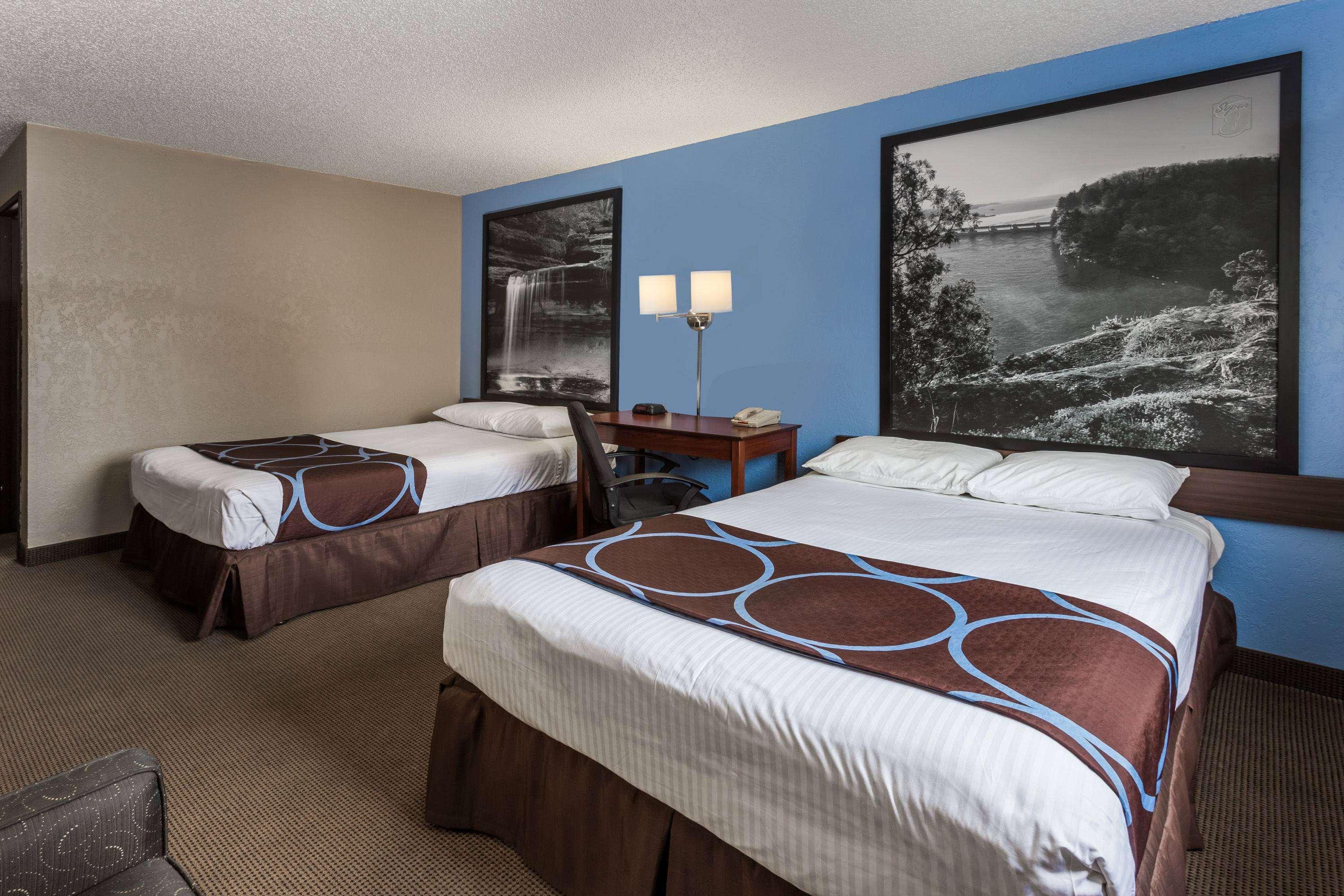 Motel Super 8 By Wyndham Dubuque Extérieur photo