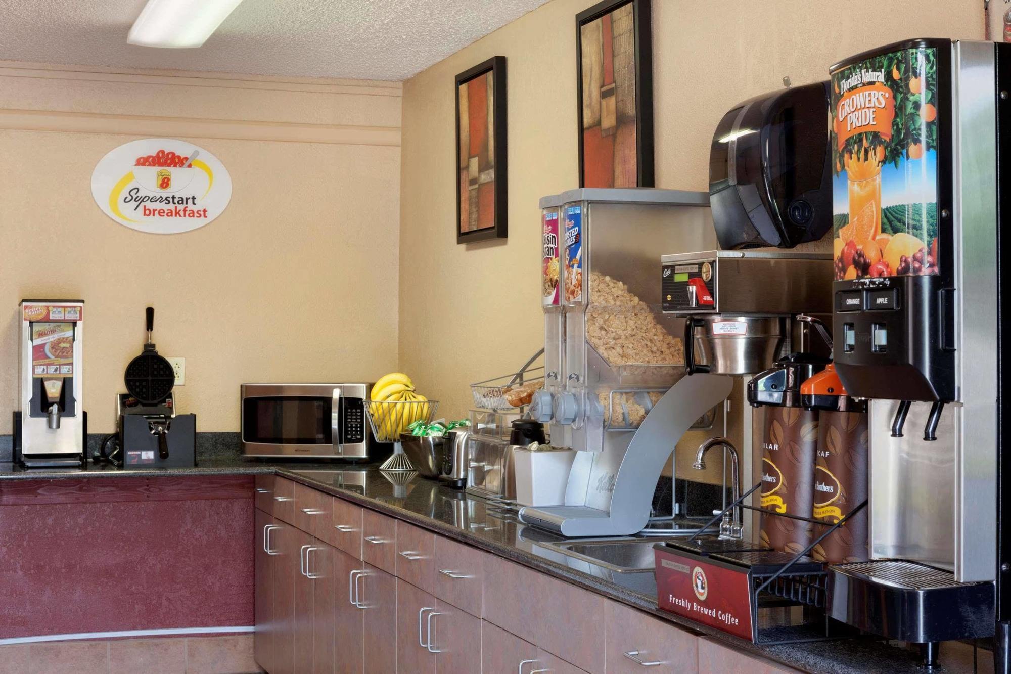 Motel Super 8 By Wyndham Dubuque Extérieur photo