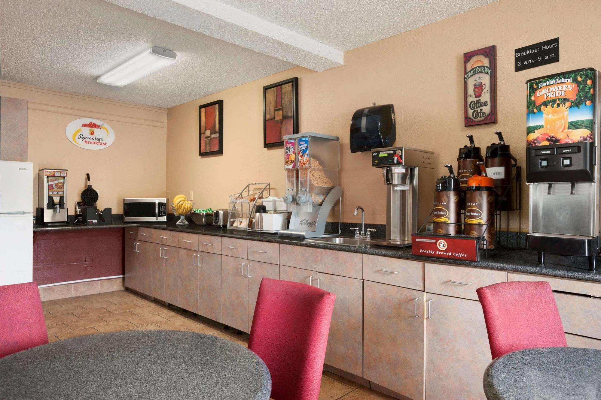 Motel Super 8 By Wyndham Dubuque Extérieur photo