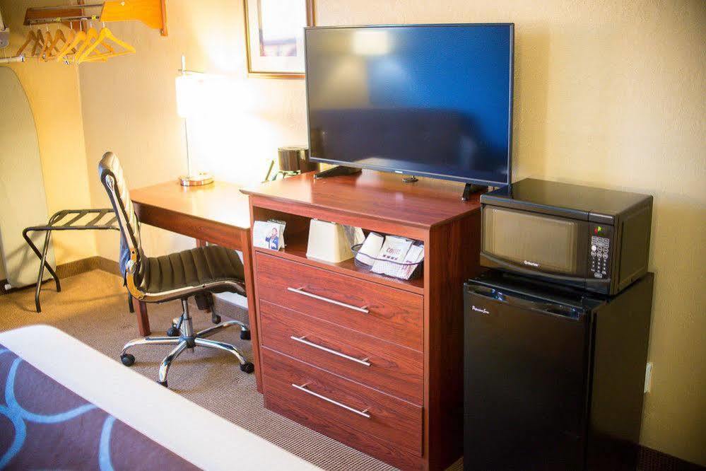 Motel Super 8 By Wyndham Dubuque Extérieur photo